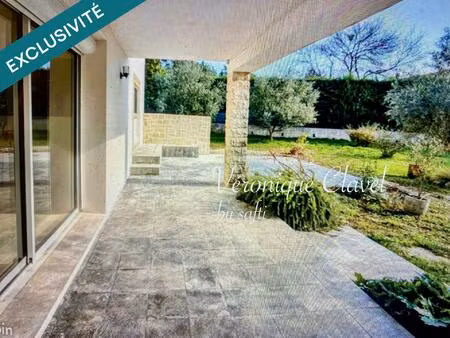 propriété de 210m2 posée sur un terrain arboré de 1256m2 au calme