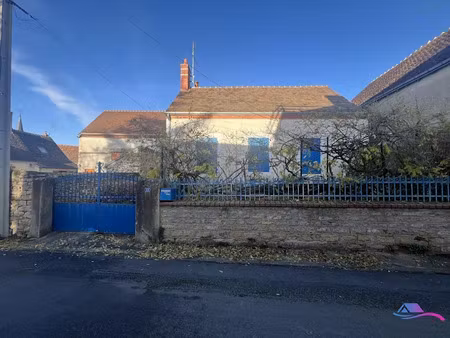 vente maison 3 pièces 61 m² à châteaumeillant (18370)  54 250 €