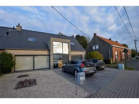 huis te huur in oosteeklo met 3 slaapkamers