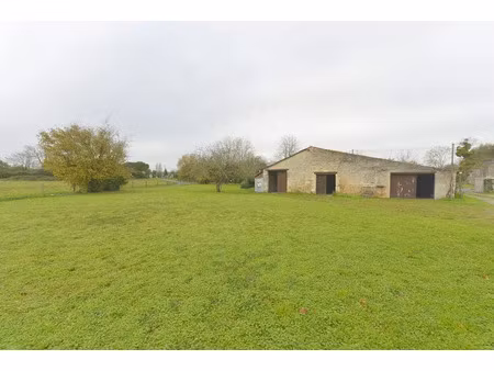 vente maison 4 pièces 112 m² à cozes (17120)  108 000 €