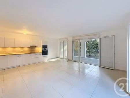 achat : appartement (83240)