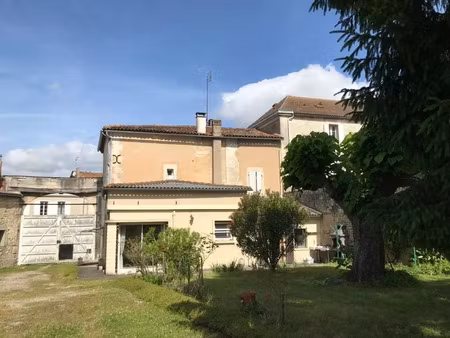vente maison 7 pièces 152 m² à barbezieux-saint-hilaire (16300)  153 187 €