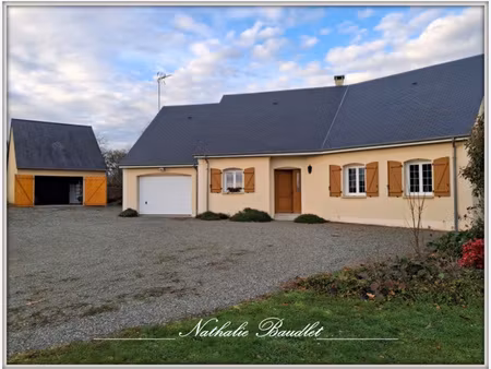 pavillon plain-pied sur 2731 m² de terrain avec dépendance.