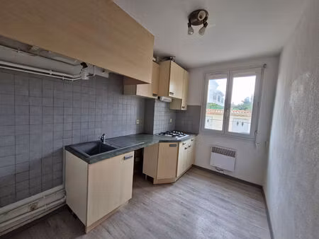 a louer t4 rdc port la nouvelle