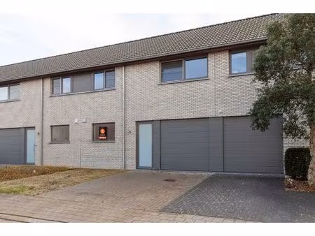 te koop: goed gelegen nieuwbouwwoning met tuin en 3 slaapkamers – ideaal voor gezin!