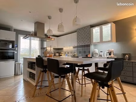 maison 7 pièces 194 m²