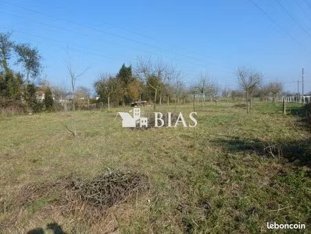 terrain 2000 m² bourg-achard