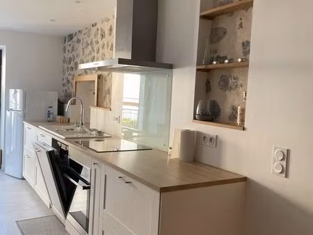 location maison de village