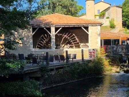 vente commerce 383 m² condac (16700)