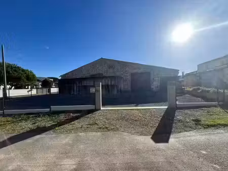 grange de 1 pièces principales