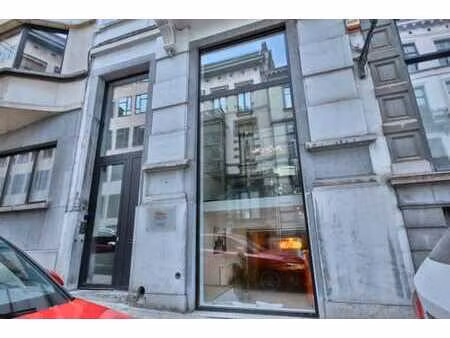 bureaux à louer au sablon  idéal cabinet ou galerie d'art.