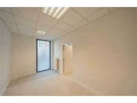 grand place - bureau lumineux 100% rénové