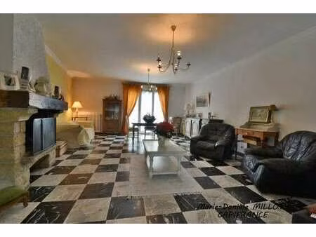 vente maison à montsûrs-saint-céneré (53150) : à vendre / 117m² montsûrs-saint-céneré