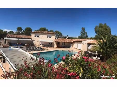 villa 9 chambres en location