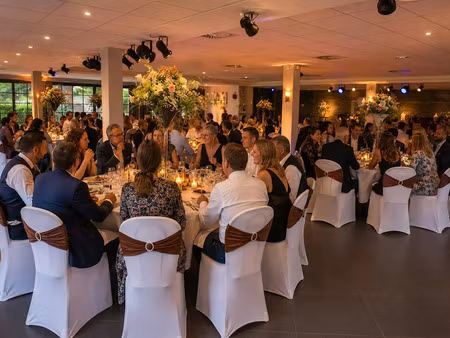 vente locaux professionnels 900 m² à chessy (77700)  2 070 000 €