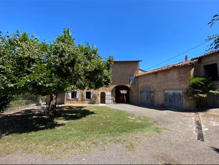 marcilly d azergues maison entièrement à rénover 5 pièces 154.24 m2 - 150 m2 de dépendance