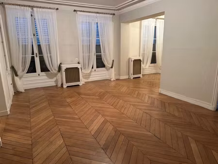 location appartement 3 pièces 90 m² à versailles (78000)  2 350 €