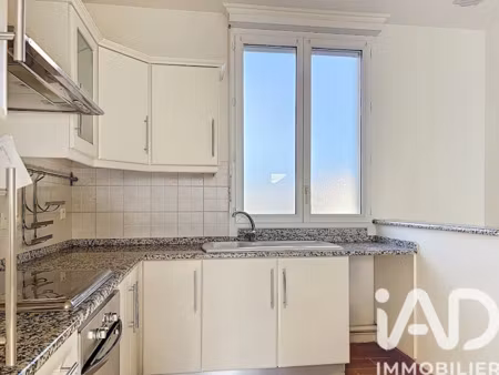 location appartement 2 pièces 43 m² à les essarts-le-roi (78690)  850 €