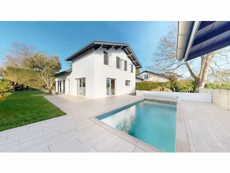 vente maison 6 pièces  149.00m²  bassussarry