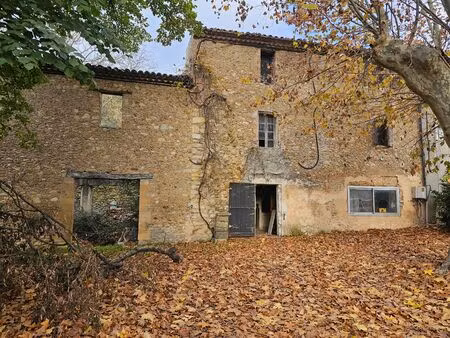 beaumont de pertuis  grande maison en pierres sur 4000m² de terrain à renover