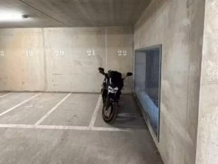 parking moto/scooter - saint victor