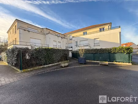 louvres - parking extérieur en résidence privée