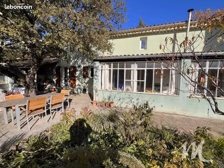 propriété 5 pièces 125 m²