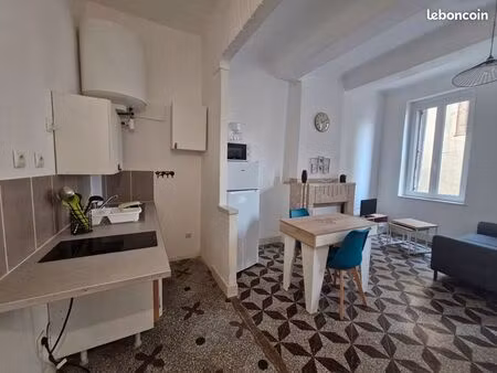 studio 1 pièce 27 m²