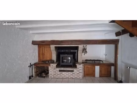 loue t3 duplex 105m2 dans maison  jardin et parking