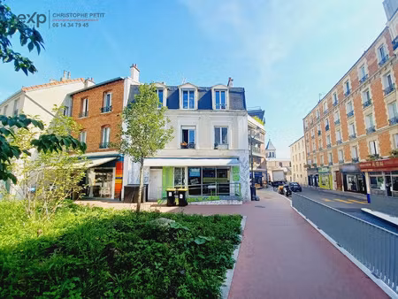 immeuble de 305 m²