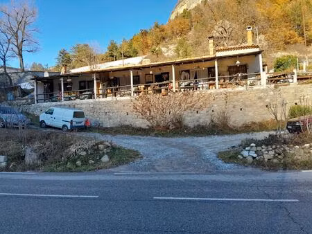 a saisir maison de 112 m² composée de six studios