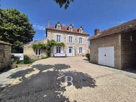 proche aigueperse - maison de caractère avec dépendances