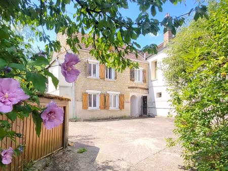 studio 2 pièces 27 m²