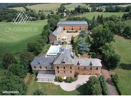 maison 60 pièces 1100 m²