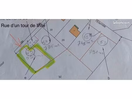 terrain constructible et viabilisé : lot numéro 49 : 1095 m2