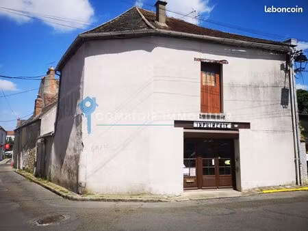 local commercial 186 m² la ferté-alais