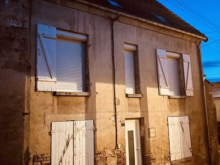 maison 1 pièce 100 m²