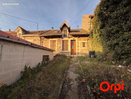 maison 4 pièces 85 m²