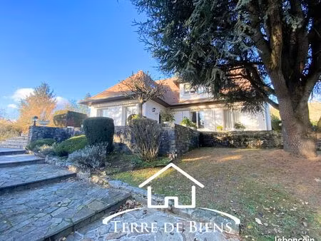 propriété 8 pièces 243 m²