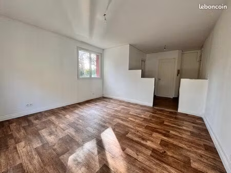 studio 1 pièce 26 m²