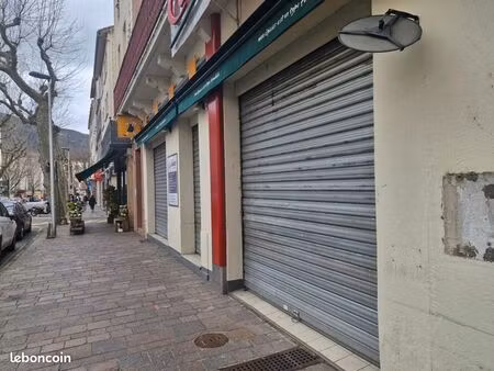 local commercial 310 m²