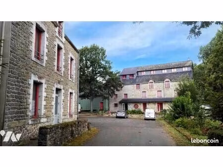 maison 800 m² hemonstoir