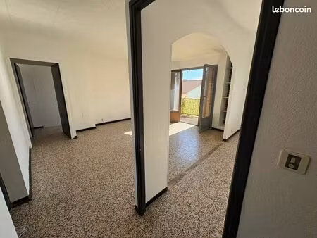 – appartement t3 à rénover