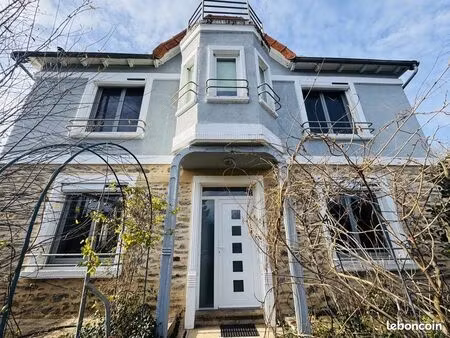 propriété 8 pièces 234 m²