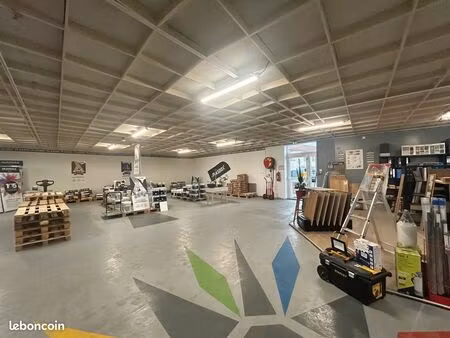 local commercial de 247 m²