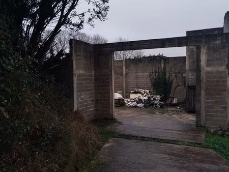 vend parcelle hangar