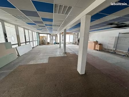 local commercial 210 m² la primaube