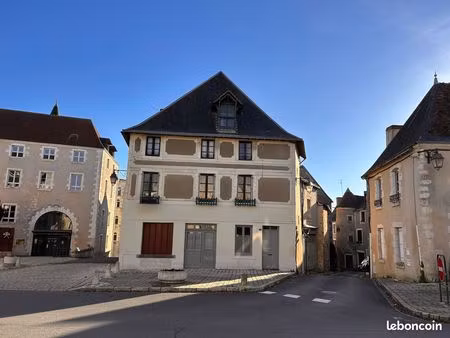 immeuble 94 m² saint-gaultier