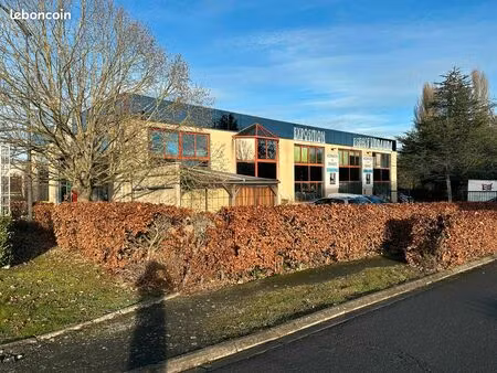 local bureaux 860 m²