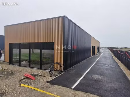 local commercial ferrières